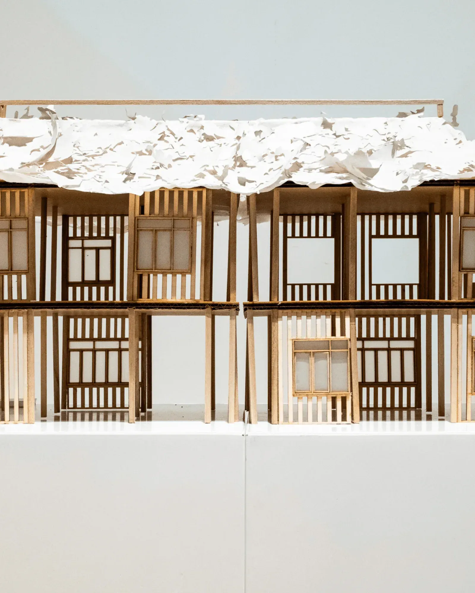 檐下 Under the Eaves from the front: balsa window frames and shutters